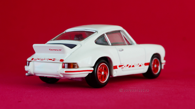Illustration for article titled Rennsport Reunion: 1/61 Tomica Premium 911 Carrera RS 2.7